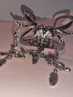Silver-Tone Longhorn Skull Charm Bracelet with Turquoise Accents